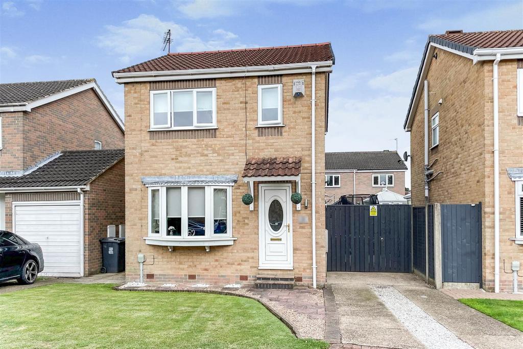 Finch Croft, Hull 3 bed detached house for sale £199,950