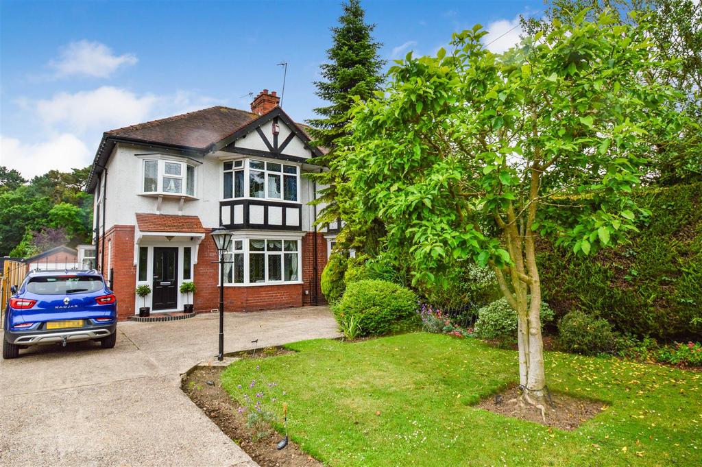 Tranby Lane, Anlaby, Hull 3 bed semidetached house for sale £475,000