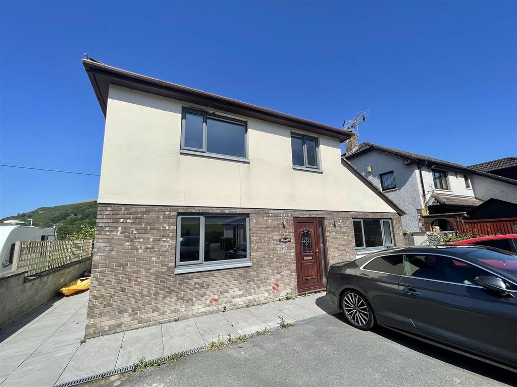 Llanfarian, Aberystwyth 4 bed detached house for sale £305,000