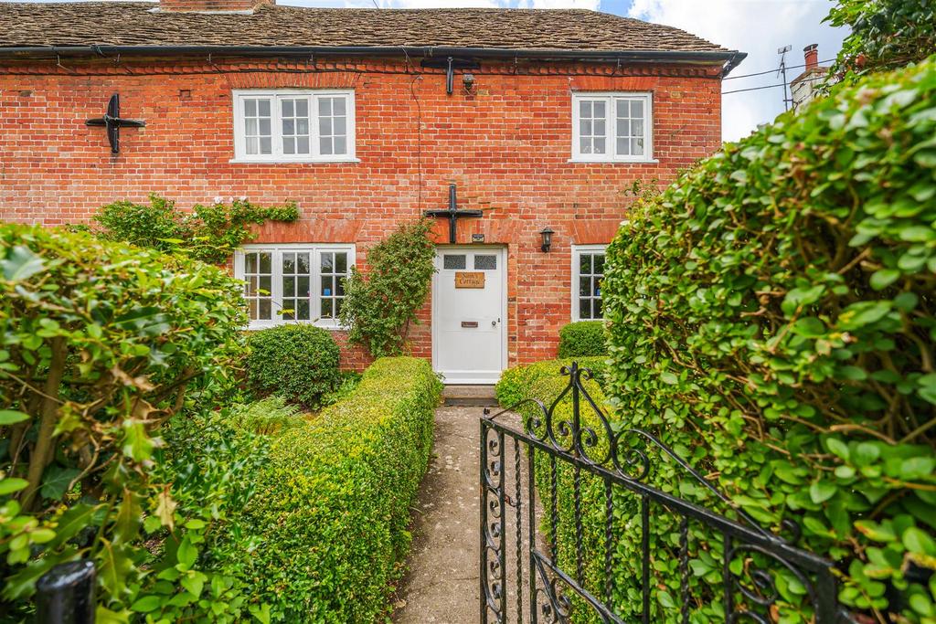 Martins Road, Keevil 3 bed semidetached house for sale £475,000