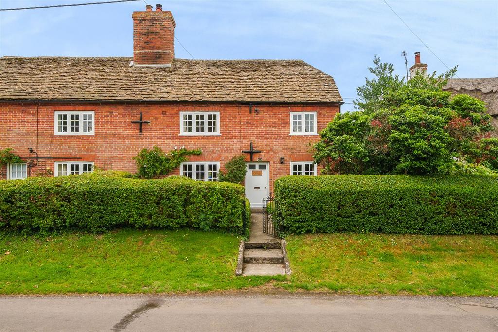 Martins Road, Keevil 3 bed semidetached house for sale £400,000