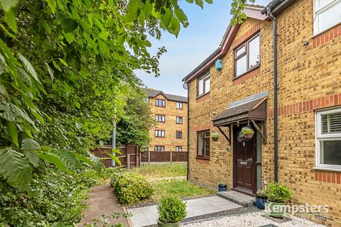 46 Oakley Close, Grays, RM20 4AN