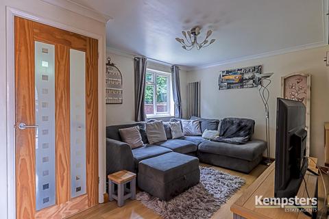 46 Oakley Close, Grays, RM20 4AN