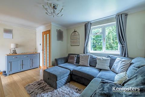46 Oakley Close, Grays, RM20 4AN