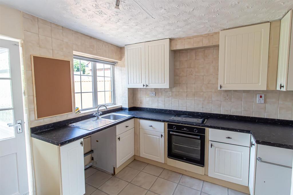 Charnwood Lane, Arnold, Nottingham 2 bed terraced house £825 pcm (£