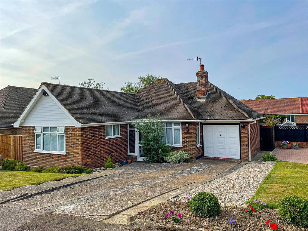 Daresbury Close, BexhillOnSea 2 bed detached house for sale £415,000