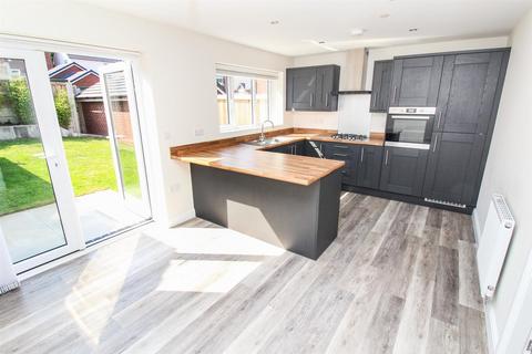 4 Bryn Hyfryd, Llangollen, LL20 8BZ