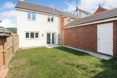 4 Bryn Hyfryd, Llangollen, LL20 8BZ
