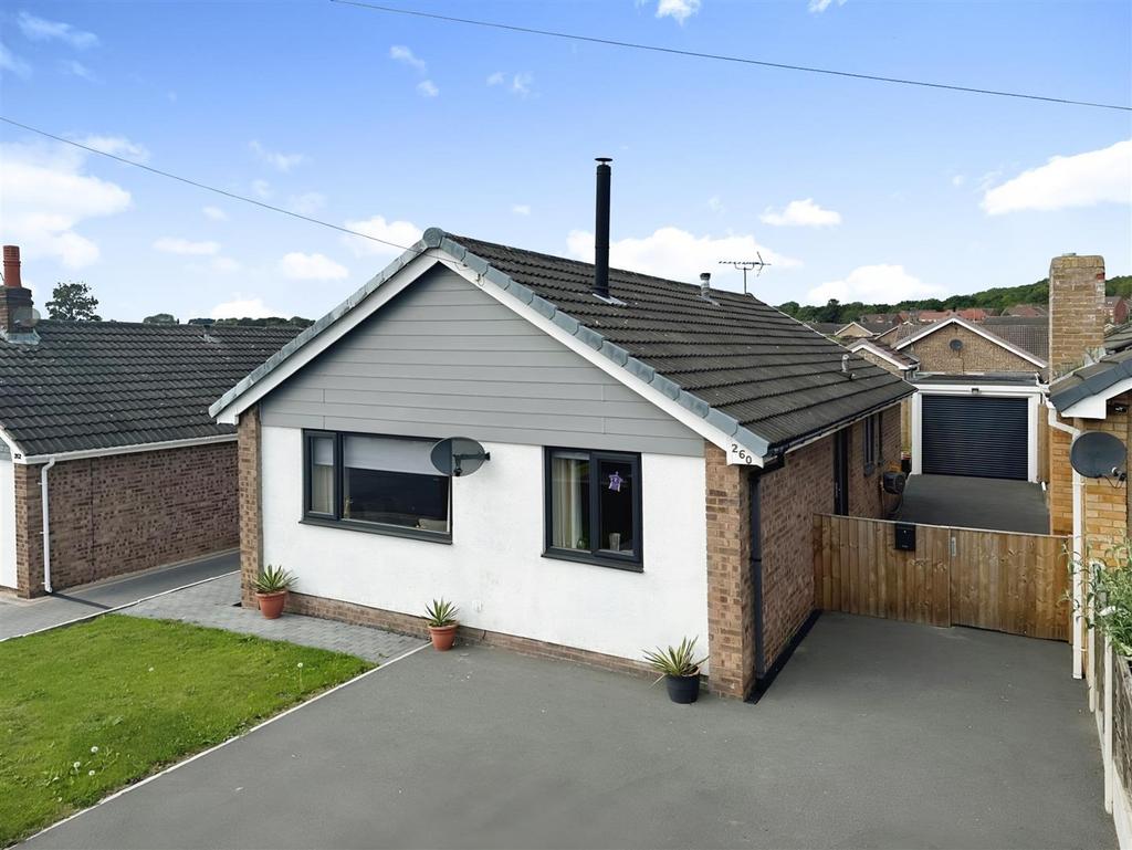 Gibson Lane, Kippax, Leeds 3 bed detached bungalow £275,000
