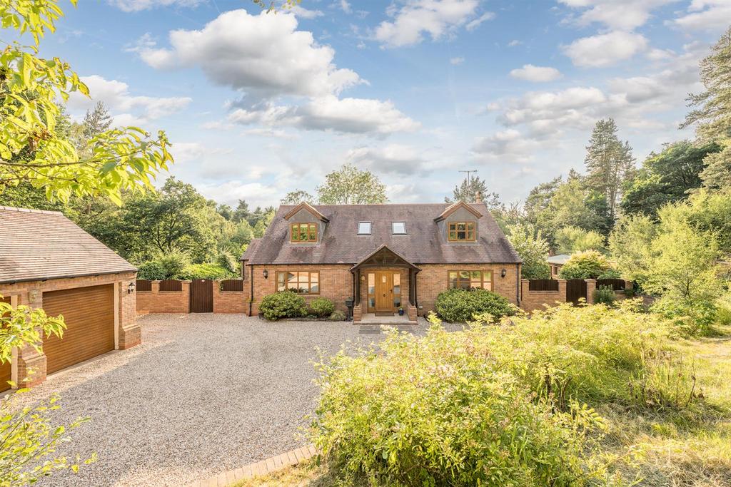 Bon Accord, Kingsford Lane, Wolverley, DY11 5SL 4 bed detached bungalow