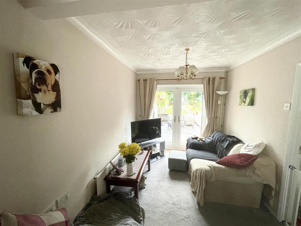 Lounge/Dining Room
