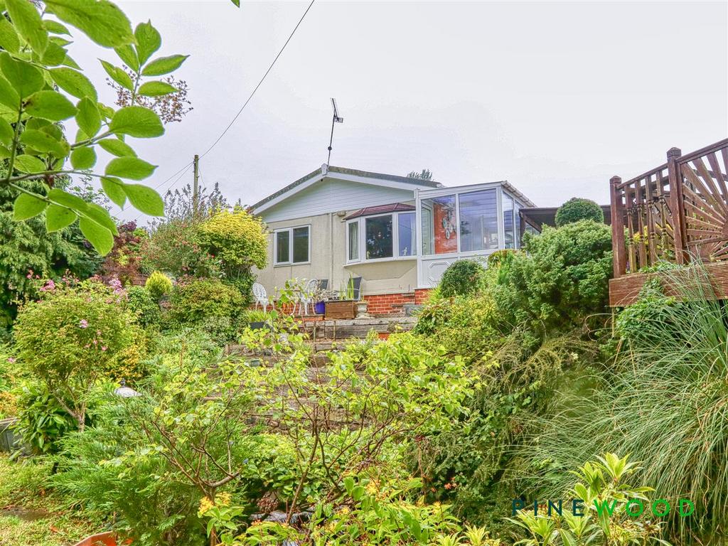 Mill Lane, Chesterfield S42 2 bed detached bungalow for sale £140,000