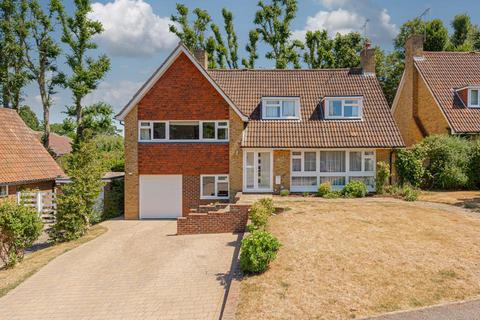 5 The Ridings, Epsom, KT18 5JQ