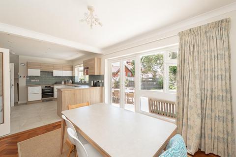 5 The Ridings, Epsom, KT18 5JQ