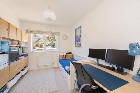5 The Ridings, Epsom, KT18 5JQ