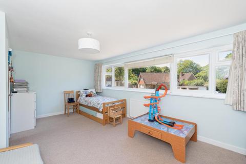 5 The Ridings, Epsom, KT18 5JQ
