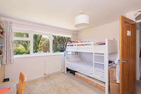 5 The Ridings, Epsom, KT18 5JQ