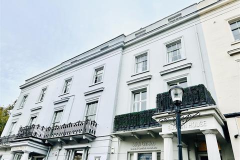 4 bedroom apartment to rent - Euston Place, Leamington Spa
