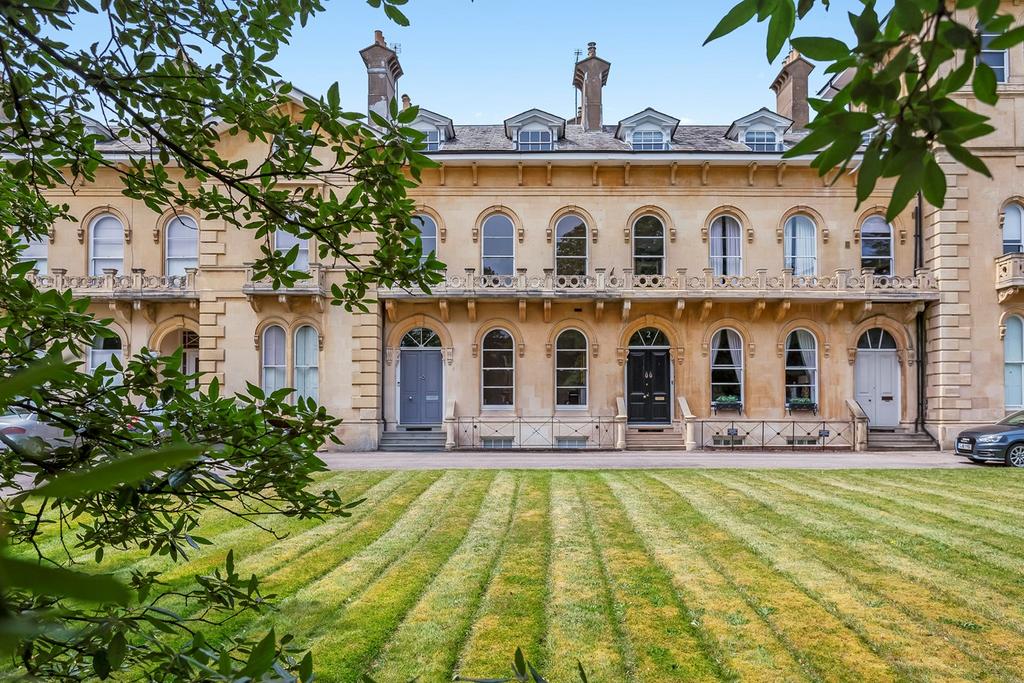Lypiatt Terrace, Montpellier, Cheltenham, GL50 6 bed townhouse for sale