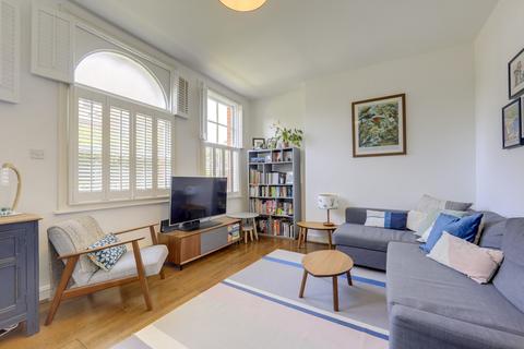 Flat 6, 106 Manor Park, London, SE13 5RH