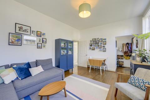 Flat 6, 106 Manor Park, London, SE13 5RH