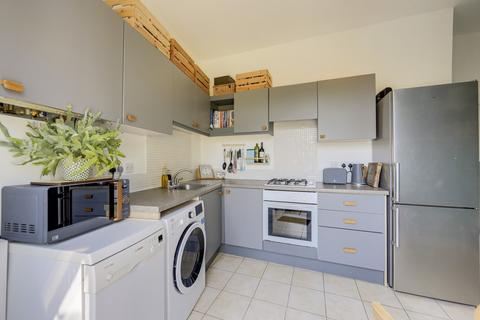 Flat 6, 106 Manor Park, London, SE13 5RH