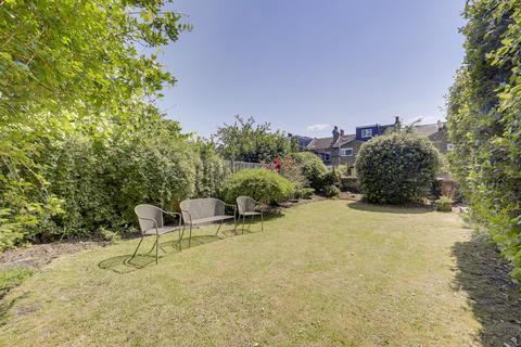 Flat 6, 106 Manor Park, London, SE13 5RH