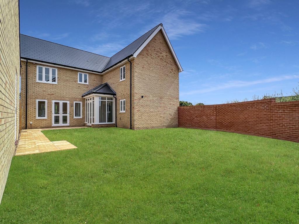 Willow Park, Halstead, CO9 4 bed detached house for sale £559,995
