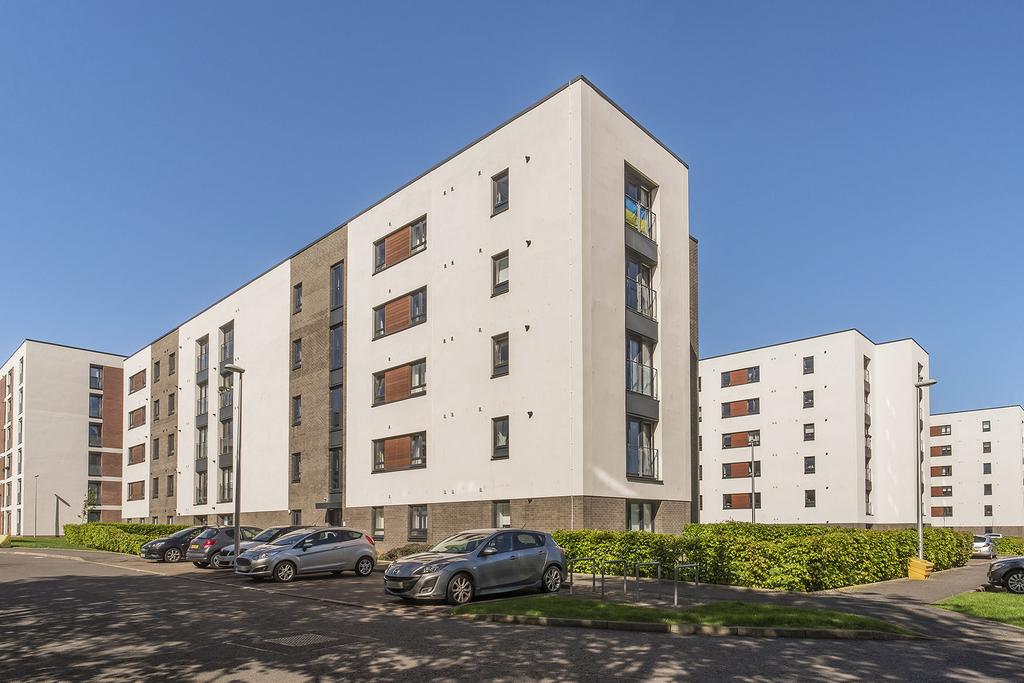 Flat 12, 4, Arneil Drive, Crewe, Edinburgh, EH5 2GR 2 bed flat for sale £220,000