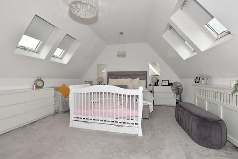 4 bedroom chalet for sale, Turners Close, Margate, Kent