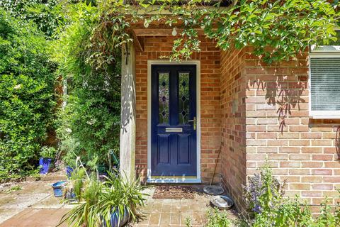 18 Knowles Meadow, Hill Brow, Liss, GU33 7QW