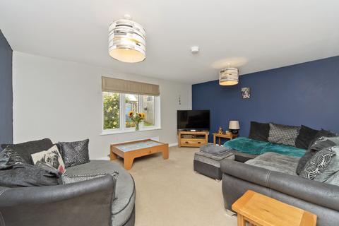 6 Alexander Gardens, Dunbar, EH42 1ZS