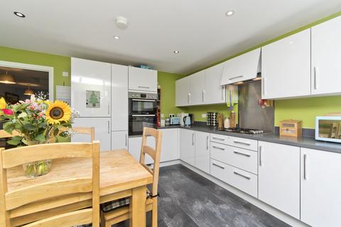6 Alexander Gardens, Dunbar, EH42 1ZS