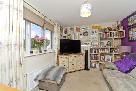 6 Alexander Gardens, Dunbar, EH42 1ZS