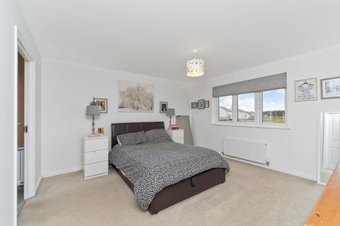 6 Alexander Gardens, Dunbar, EH42 1ZS