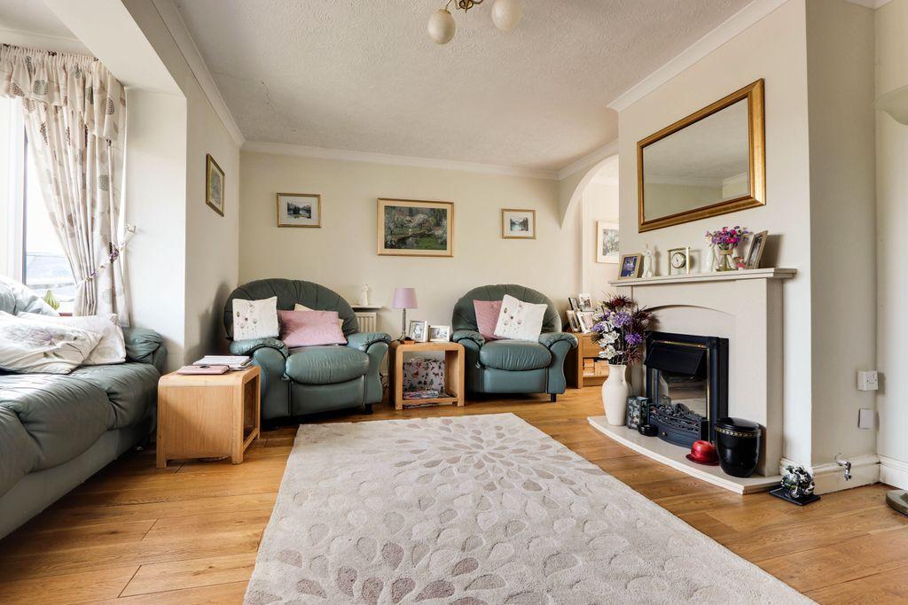 Pinkerton Road, Basingstoke RG22 6RJ 3 bed end of terrace house £325,000