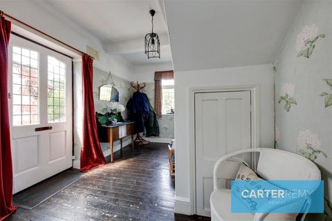 18 Chestnut Avenue, Grays, RM16 2UJ