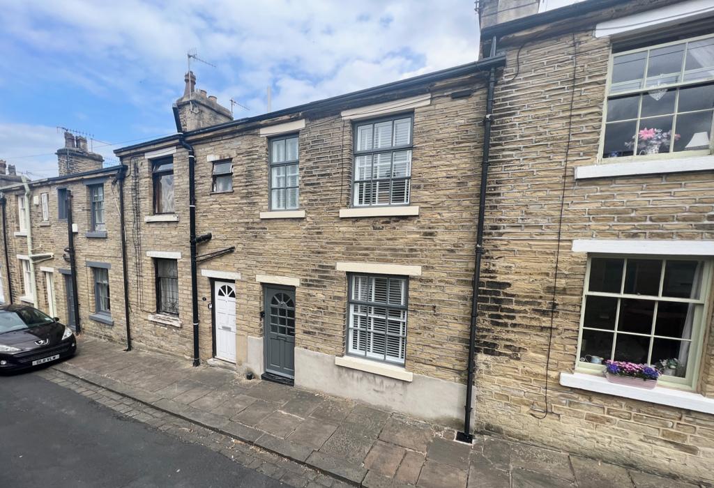 Whitlam Street, Saltaire, Shipley, West Yorkshire 2 bed terraced house