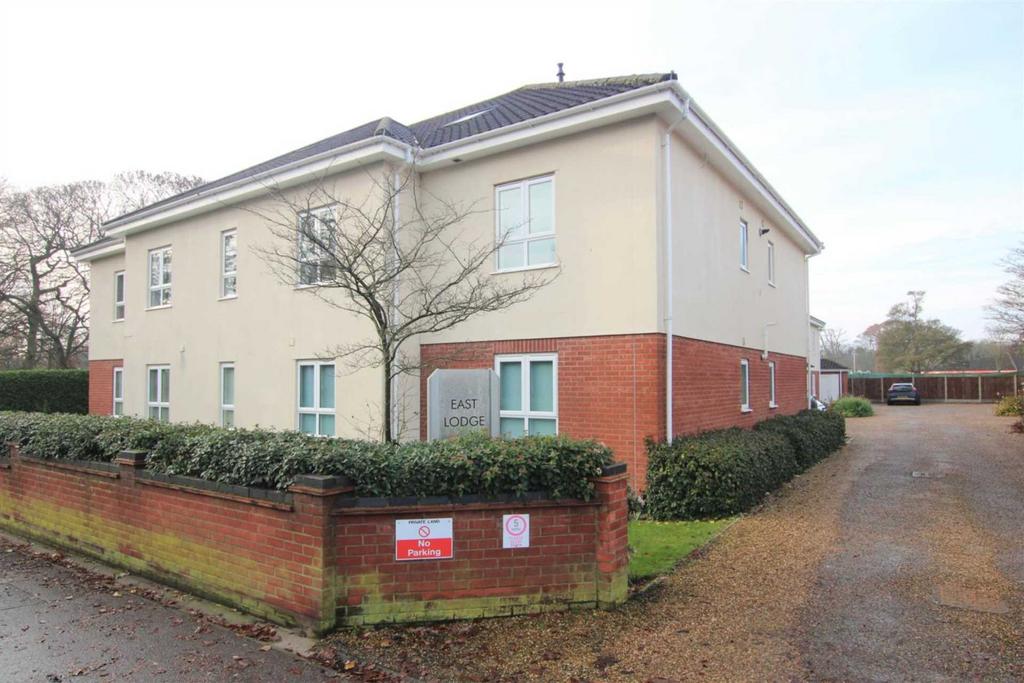 Harvey Lane, Norwich NR7 2 bed flat £3,293 pcm (£760 pw)