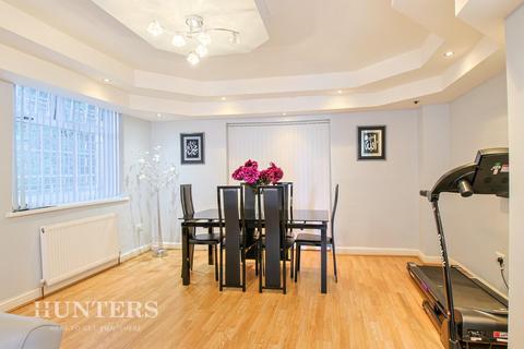 15 Manor Road, Oldham, OL4 1RQ