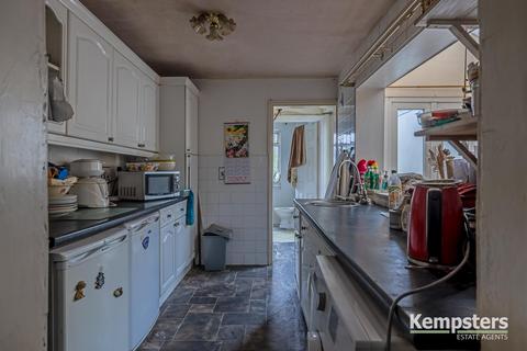 2 Kings Terrace, Fobbing, Stanford-le-hope, SS17 9HB