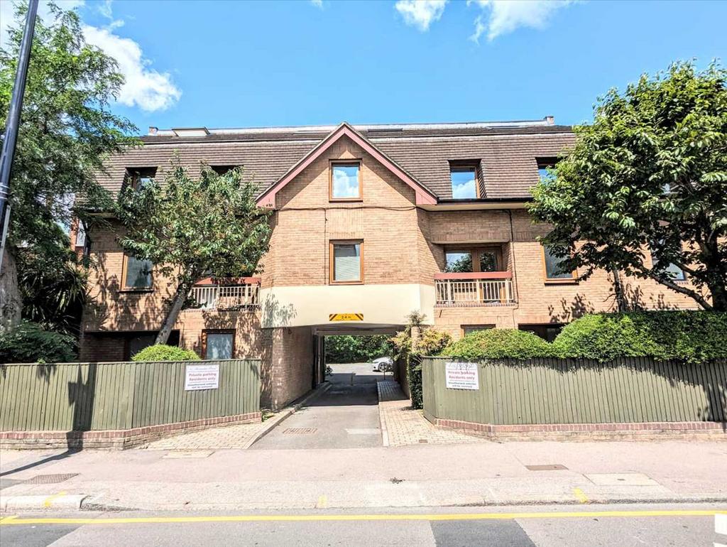 Alexandra Road, Wimbledon 1 bed apartment £1,450 pcm (£335 pw)