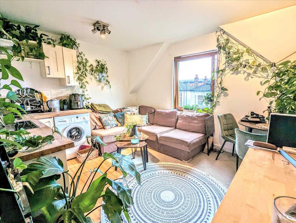 Alexandra Road, Wimbledon 1 bed apartment £1,450 pcm (£335 pw)