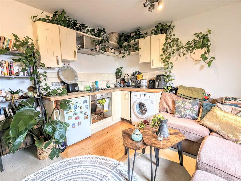 Alexandra Road, Wimbledon 1 bed apartment £1,450 pcm (£335 pw)