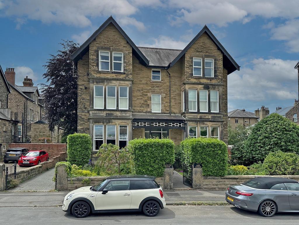 Park Avenue, Hamilton House, HG2 3 bed apartment for sale £575,000