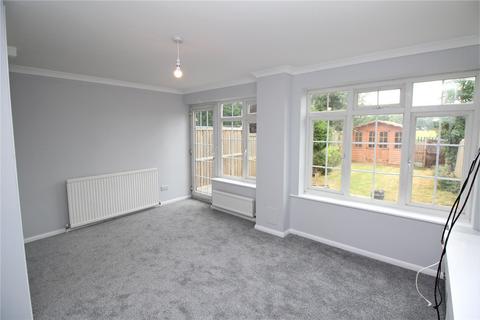 3 bedroom terraced house to rent, Coach Mews, CM11
