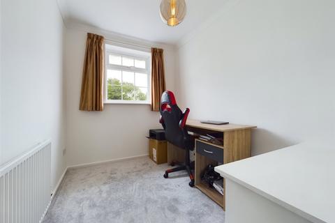 9 Darwin Close, Cheltenham, GL51 0UE