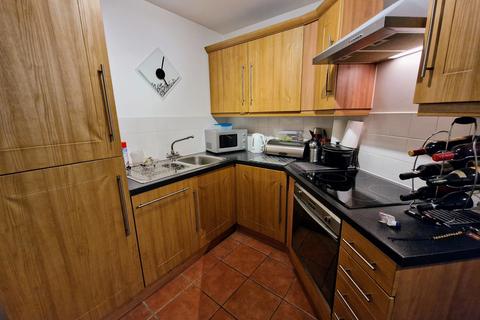 2 bedroom flat for sale, Mellor Street, Lees, Oldham, OL4