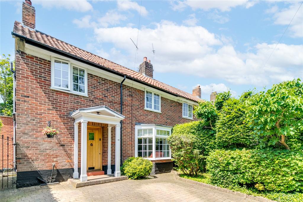 Blakemere Road, Welwyn Garden City... 4 bed semidetached house £750,000