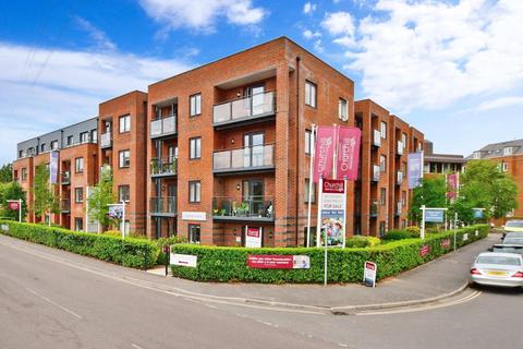 2 bedroom ground floor flat for sale, Garland Road, East Grinstead, West Sussex